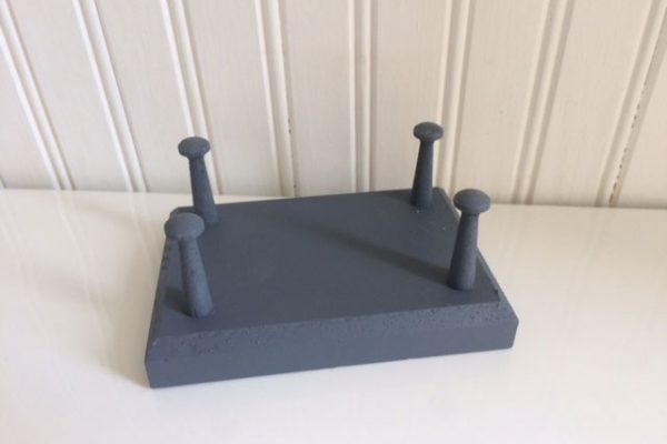 Decoy Stand – $10
